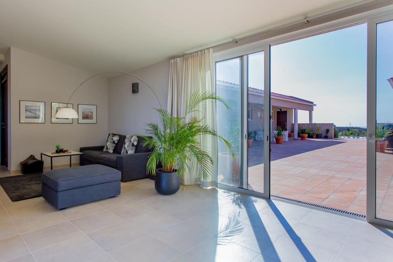Corte Velada Guest House By Lovelystay Lagos Exteriör bild